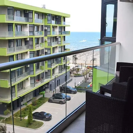 Bianca Apartment At Alezzi Beach Resort Năvodari