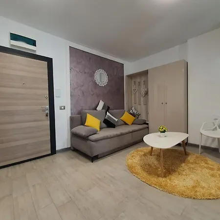 Bianca Apartment At Alezzi Beach Resort Apartament