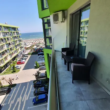 Bianca Apartment At Alezzi Beach Resort *