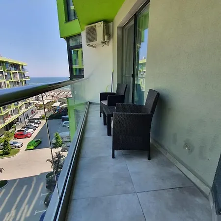 Bianca Apartment At Alezzi Beach Resort Apartament