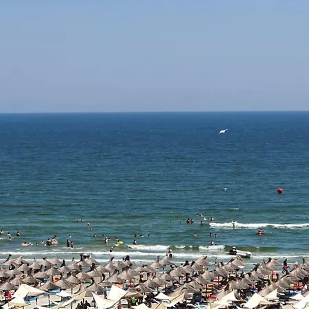 Bianca Apartment At Alezzi Beach Resort Appartamento