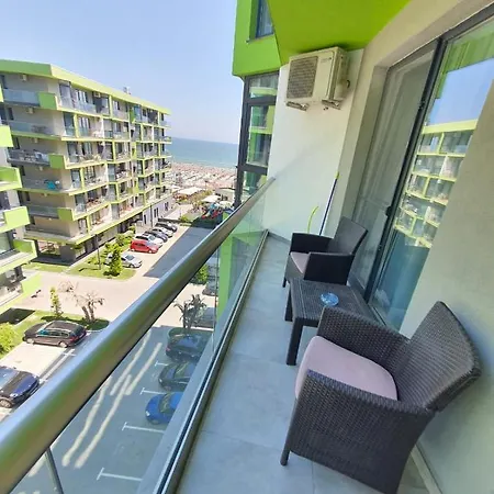 Bianca Apartment At Alezzi Beach Resort Năvodari